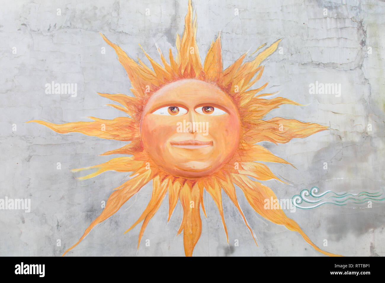 Sardegna Italia su dicembre 27, 2019: murales dipinti sulle case per le strade di Tinnura raffiguranti momenti di zone rurali e la vita del villaggio Foto Stock