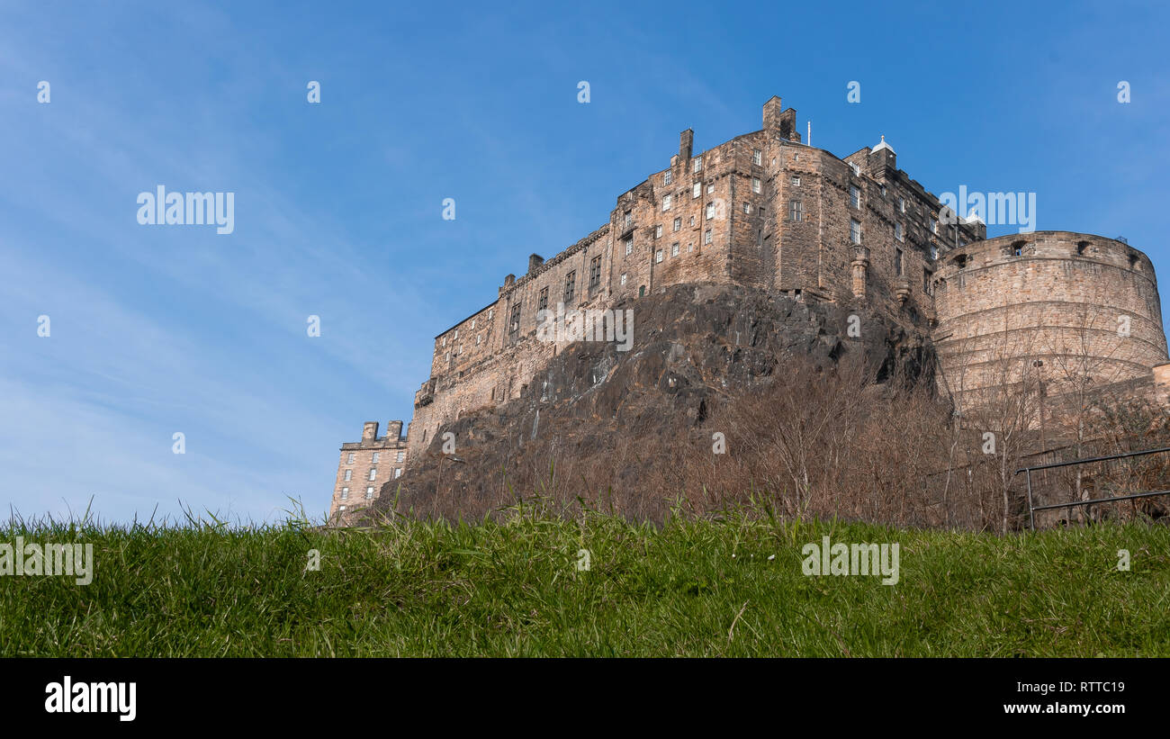 Un emposing castello su una collina. Castle Rock. Foto Stock