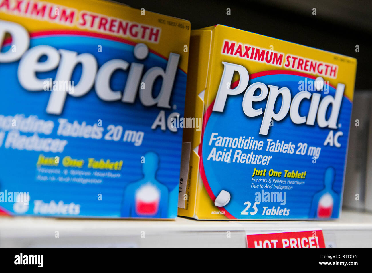 Pepcid AC antiacido over-the-counter medicina fotografato in una farmacia. Foto Stock