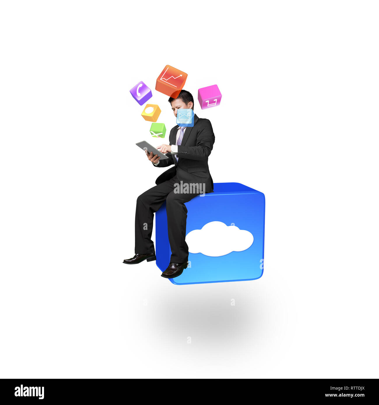 Imprenditore utilizzando smart pad seduti sul cloud icona app con sfondo bianco Foto Stock
