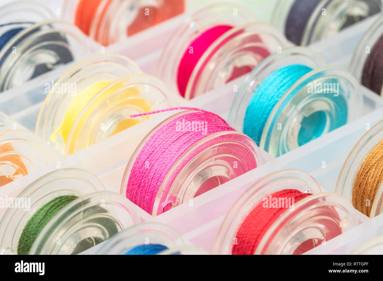 Cotone e plastica con filo immagini e fotografie stock ad alta risoluzione  - Alamy