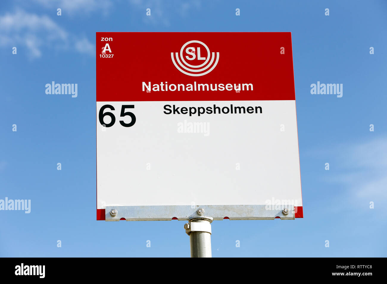 Stoccolma, Svezia - 31 Luglio 2015: il bus stop presso il museo nazionale gestito dalla linea 65. Foto Stock