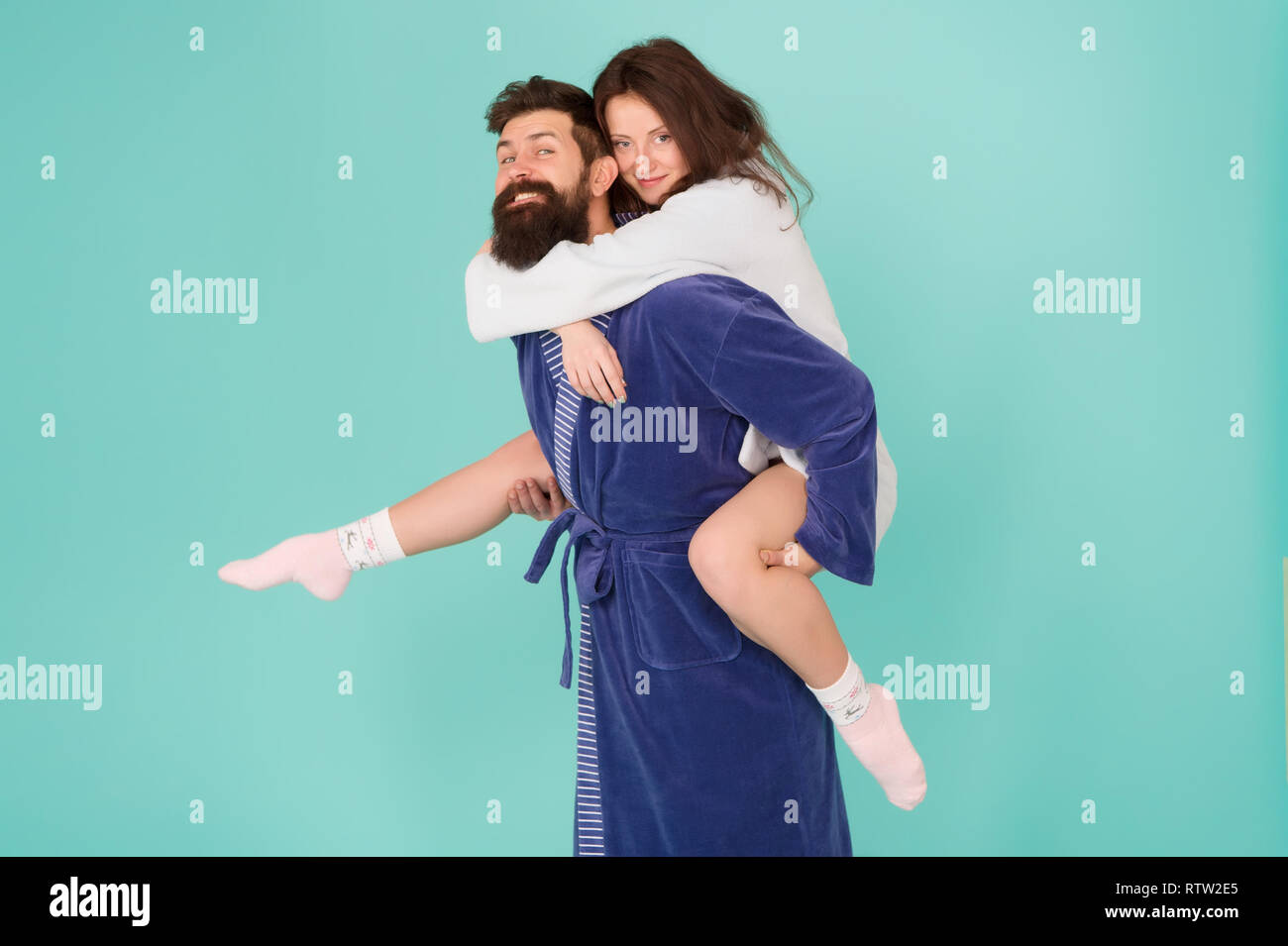 Nel Profondo Amore Avendo Divertimento Mattinata Perfetta La Famiglia Felice Coppia Donna E Uomo Barbuto In