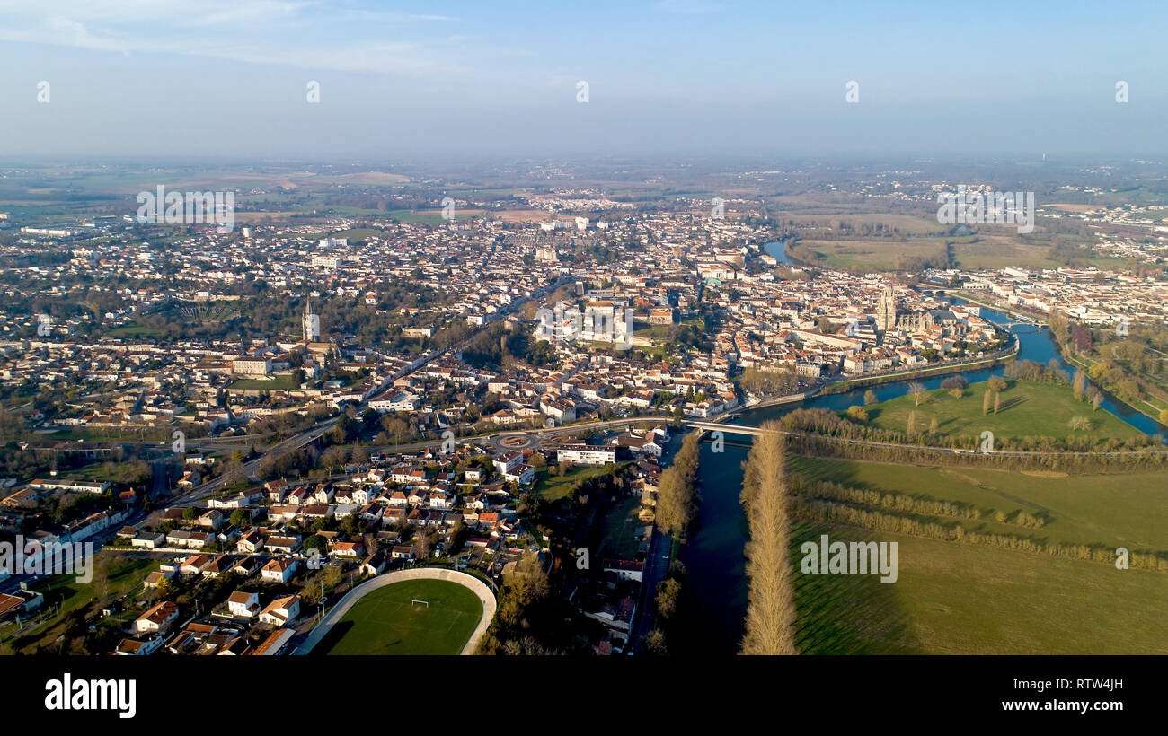 Vista aerea della città di Saintes in Charente Maritime Foto Stock