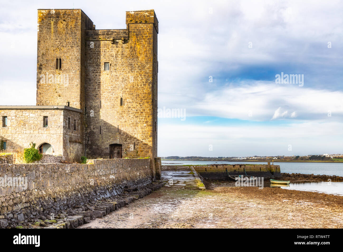 Oranmore Castello nella baia di Galway, Galway, Irlanda Foto Stock