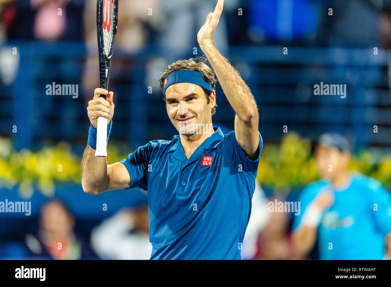 Dubai, EAU. 2 Marzo 2019.Roger Federer vincente festeggia il suo centesimo titolo in carriera nella partita finale contro Stefanos Tsitsipas della Grecia durante il Dubai Duty Free campionato di tennis presso il Dubai International Tennis Stadium, Dubai, UAE il 02 marzo 2019. Foto di concedere l'inverno. Foto Stock