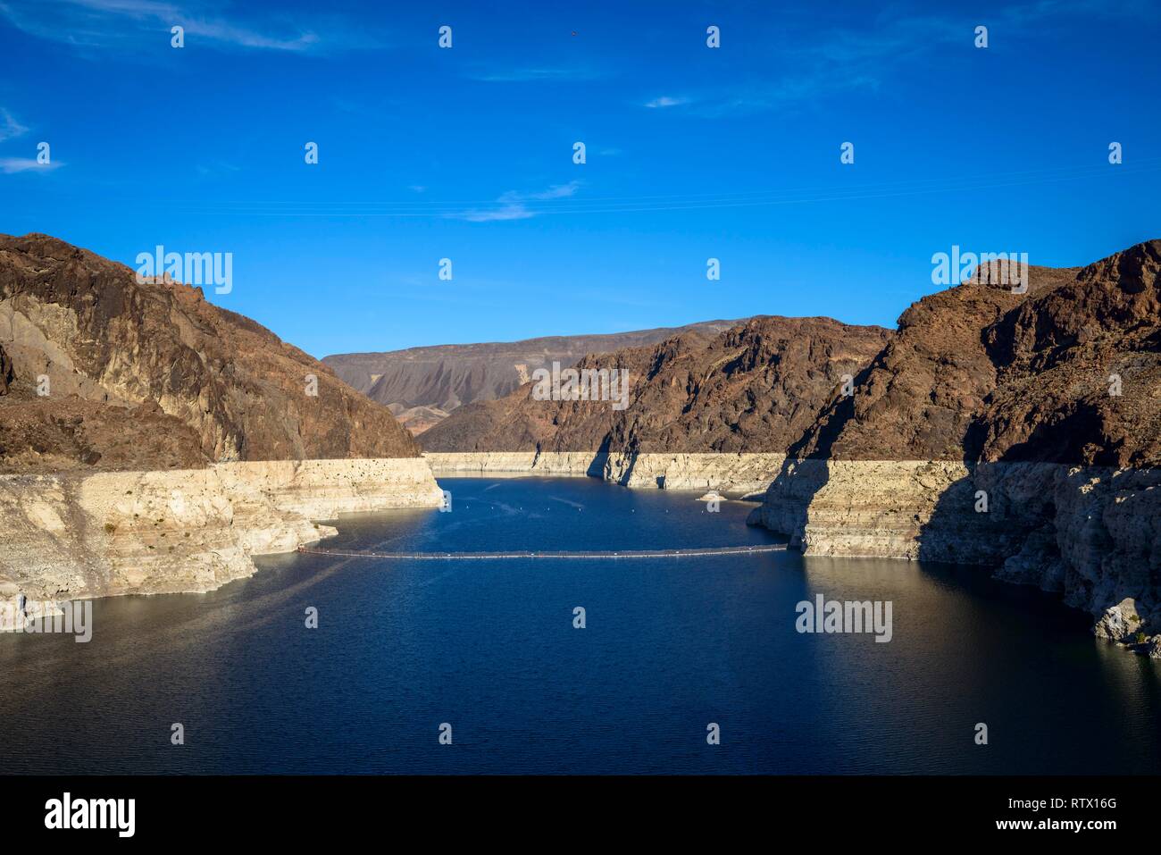 Vista del lago Mead dalla Diga di Hoover, Hoover Dam, dam, vicino a Las Vegas, il livello di acqua è scesa di circa 30 m, Boulder City Foto Stock