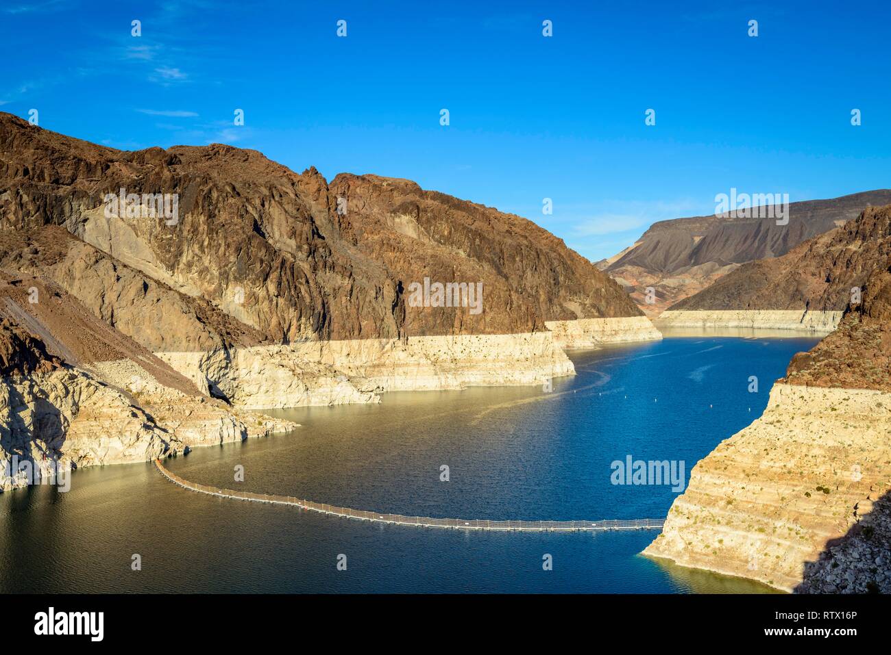 Vista del lago Mead dalla Diga di Hoover, Hoover Dam, dam, vicino a Las Vegas, il livello di acqua è scesa di circa 30 m, Boulder City Foto Stock