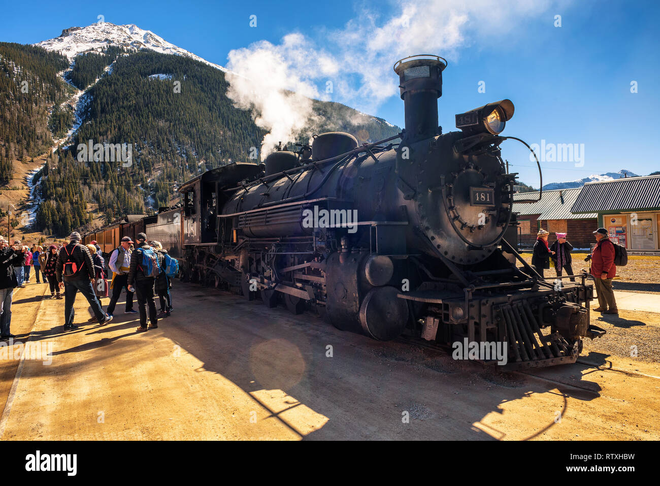 La gente che ottiene la Durango a Silverton Narrow Gauge in treno Silverton Foto Stock