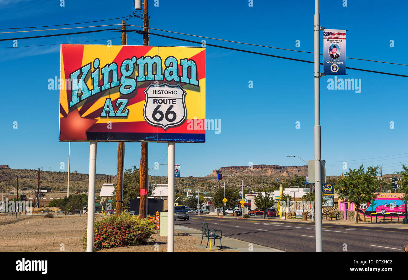 Benvenuto a Kingman cartello stradale situato sulla storica Route 66 Foto Stock