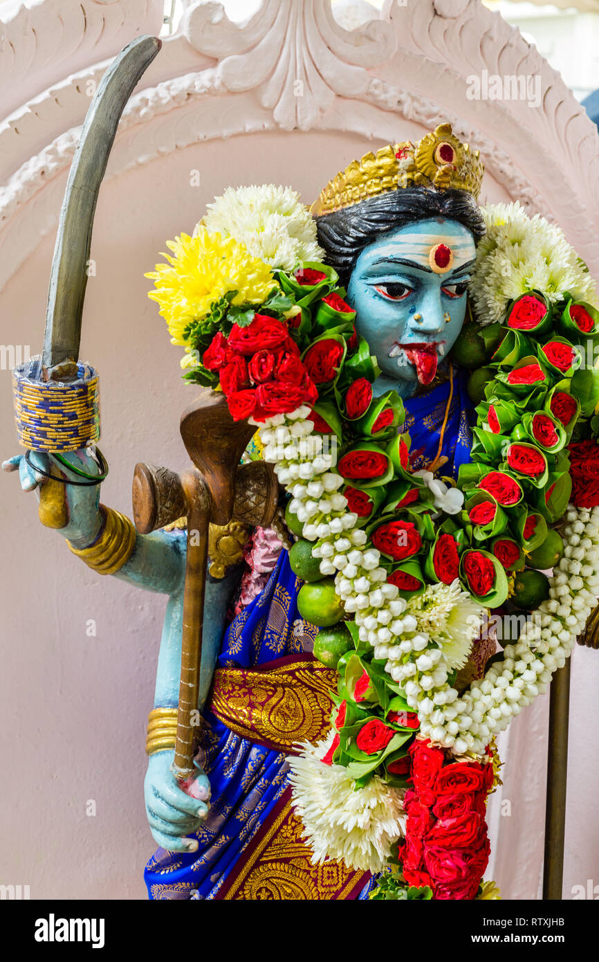 Dea Kali nell'Hindu Sri Maha Muneswarar tempio, Kuala Lumpur, Malesia. Foto Stock