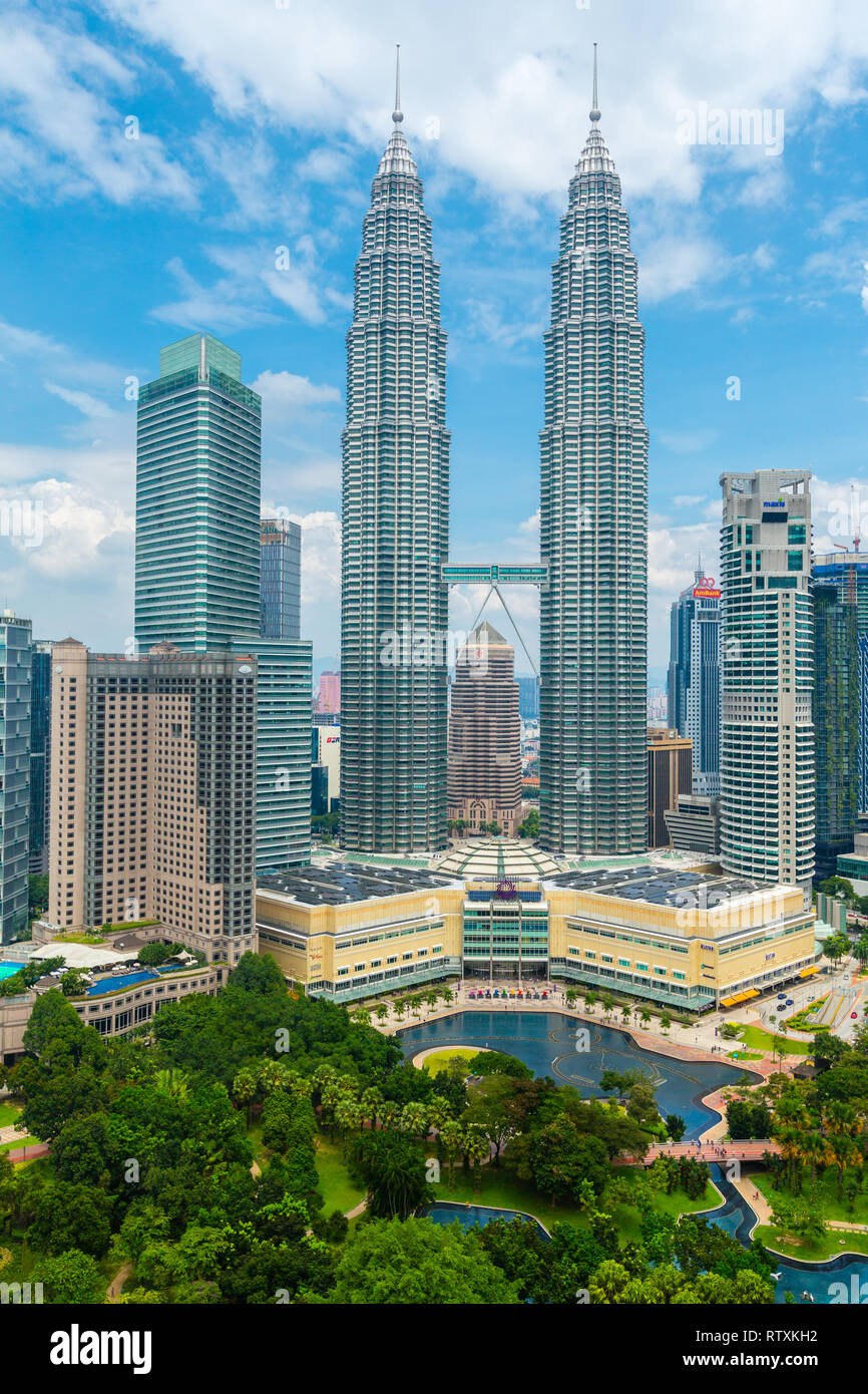 Petronas Towers da Traders Hotel, Kuala Lumpur, Malesia. Foto Stock