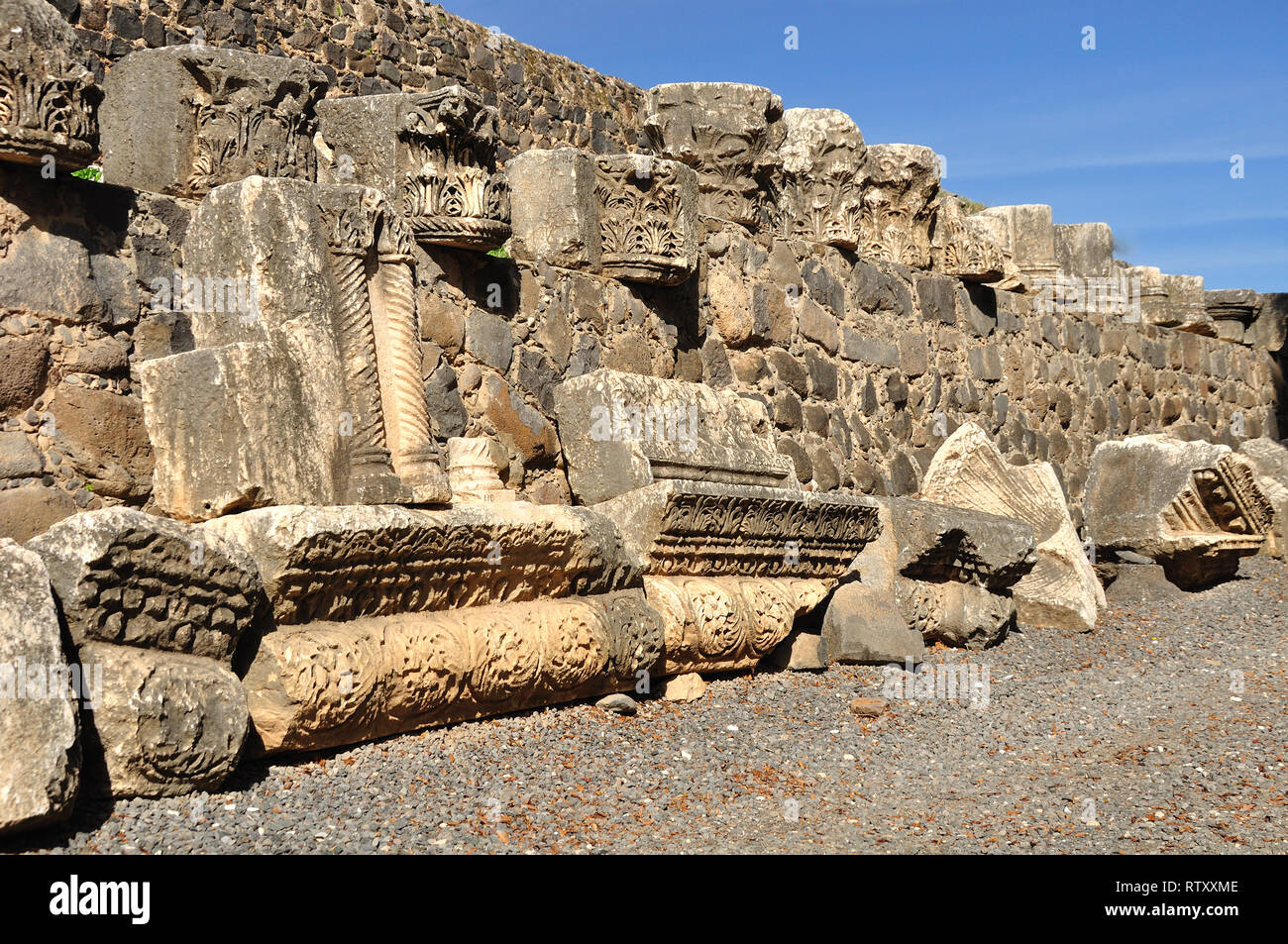 Parti della rovina nella sinagoga di Cafarnao. Israele. Foto Stock