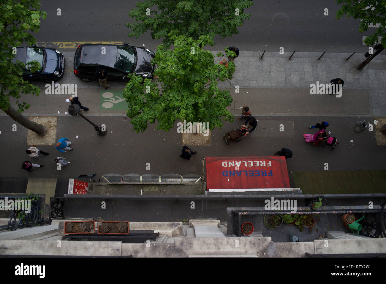 Boulevard Barbès, vista dal balcone, Barbès, 75018, Parigi, Francia Foto Stock