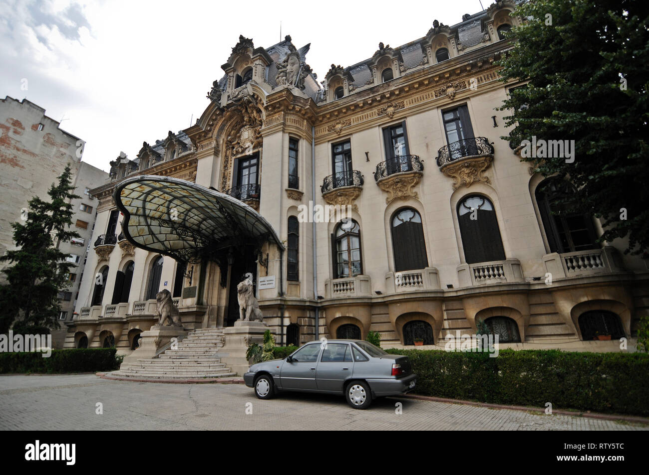 Cantacuzino Palace - George Enescu museum, Bucarest, Romania Foto Stock
