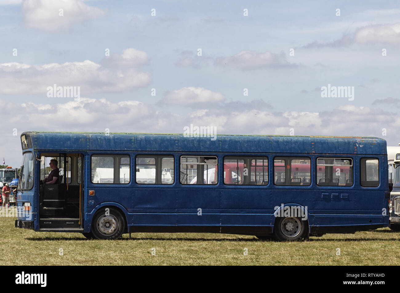 Vintage finestra 7 autobus blu. Foto Stock