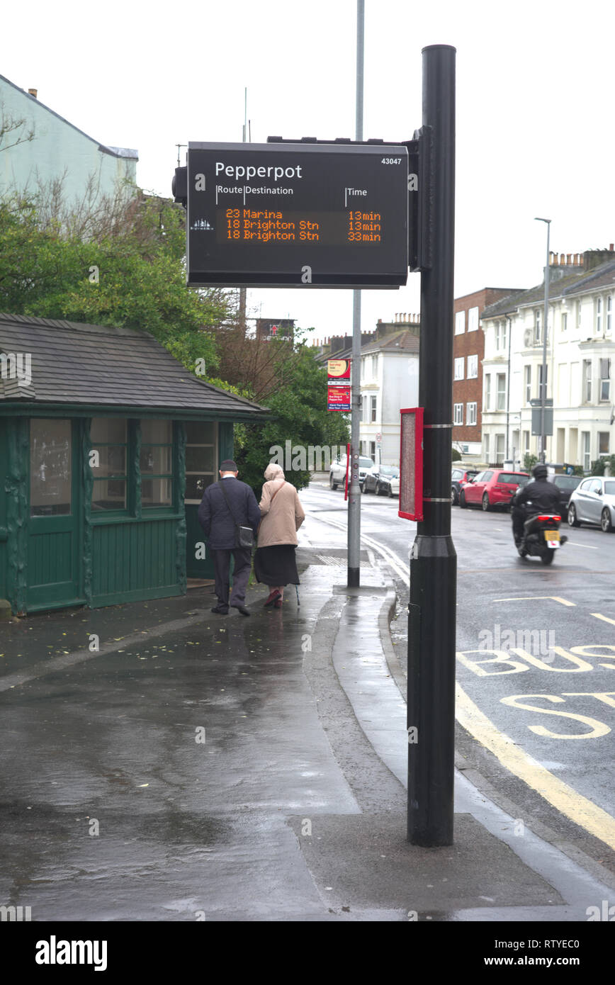 Brighton, Inghilterra il Febbraio 03, 2019. Fermata bus, pepe piatto. Foto Stock