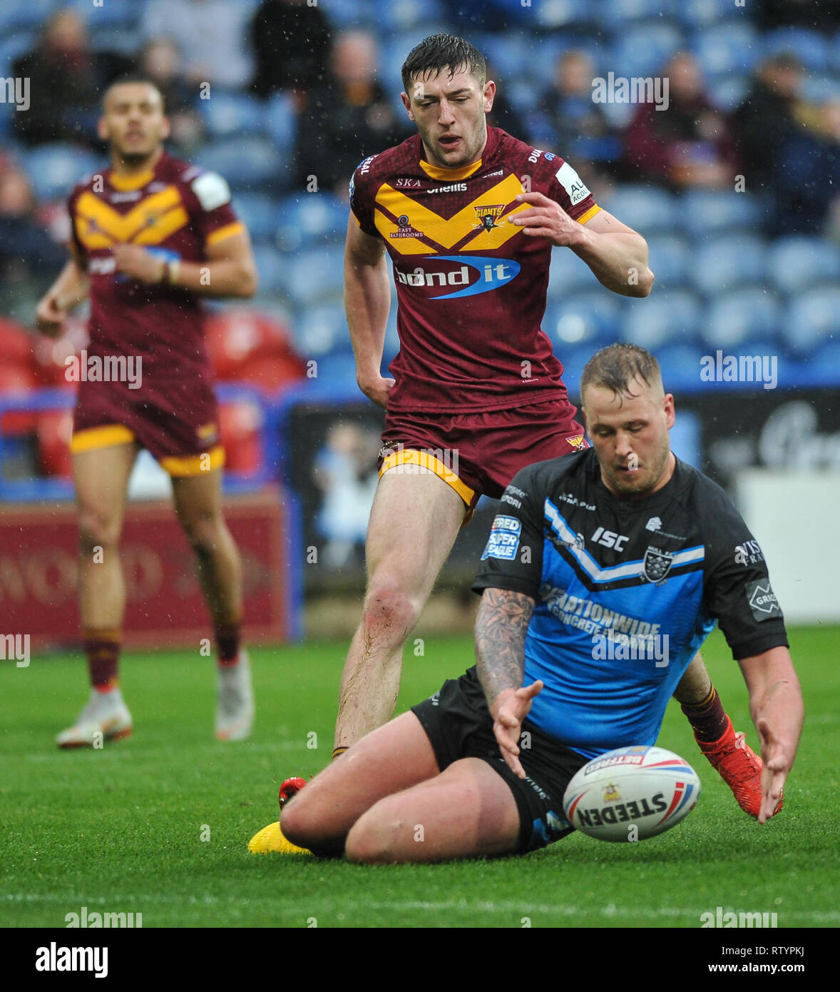 Huddersfield, Regno Unito, 3° marzo 2019. John Smiths Stadium, Huddersfield, Inghilterra; Rugby League Betfred Super League, Huddersfield Giants vs Hull FC; Hull FCÕs Joe Westerman attraversa per la prima prova del gioco. Dean Williams Credito: Dean Williams/Alamy Live News Foto Stock