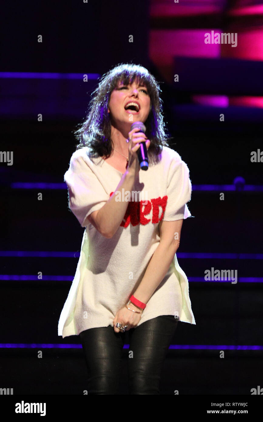 Londra, UK, 3 Mar 2019. Imelda può esegue. Marzo4donne è CARE international per mese annuale di azione per la parità tra i sessi. Questo anno di Londra evento si terrà presso la sala centrale, piuttosto che come un rally all'aperto e dispone di discorsi, dibattito e spettacoli musicali da celebrity sostenitori. Credito: Imageplotter/Alamy Live News Foto Stock