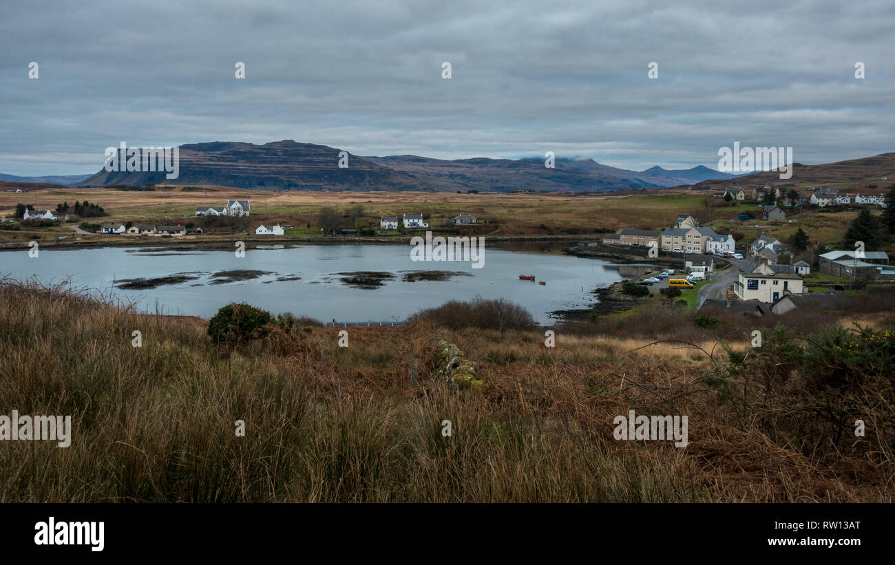 La splendida baia di Bunessan in inverno con il classico Isle of Mull Rupi costiere dietro, Scozia Foto Stock
