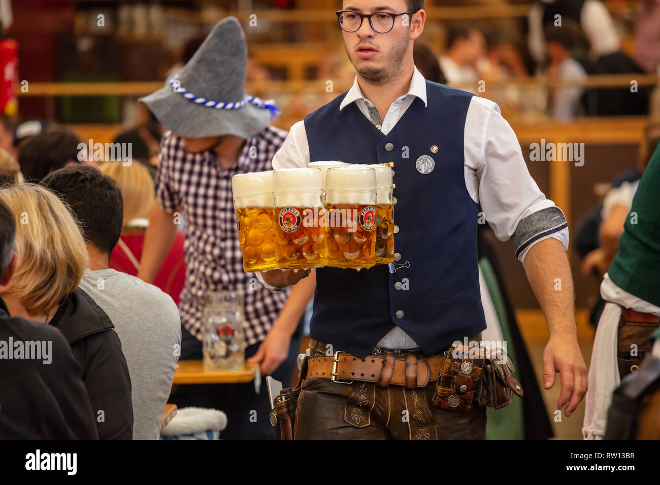 Tirolese boccale birra immagini e fotografie stock ad alta risoluzione -  Alamy