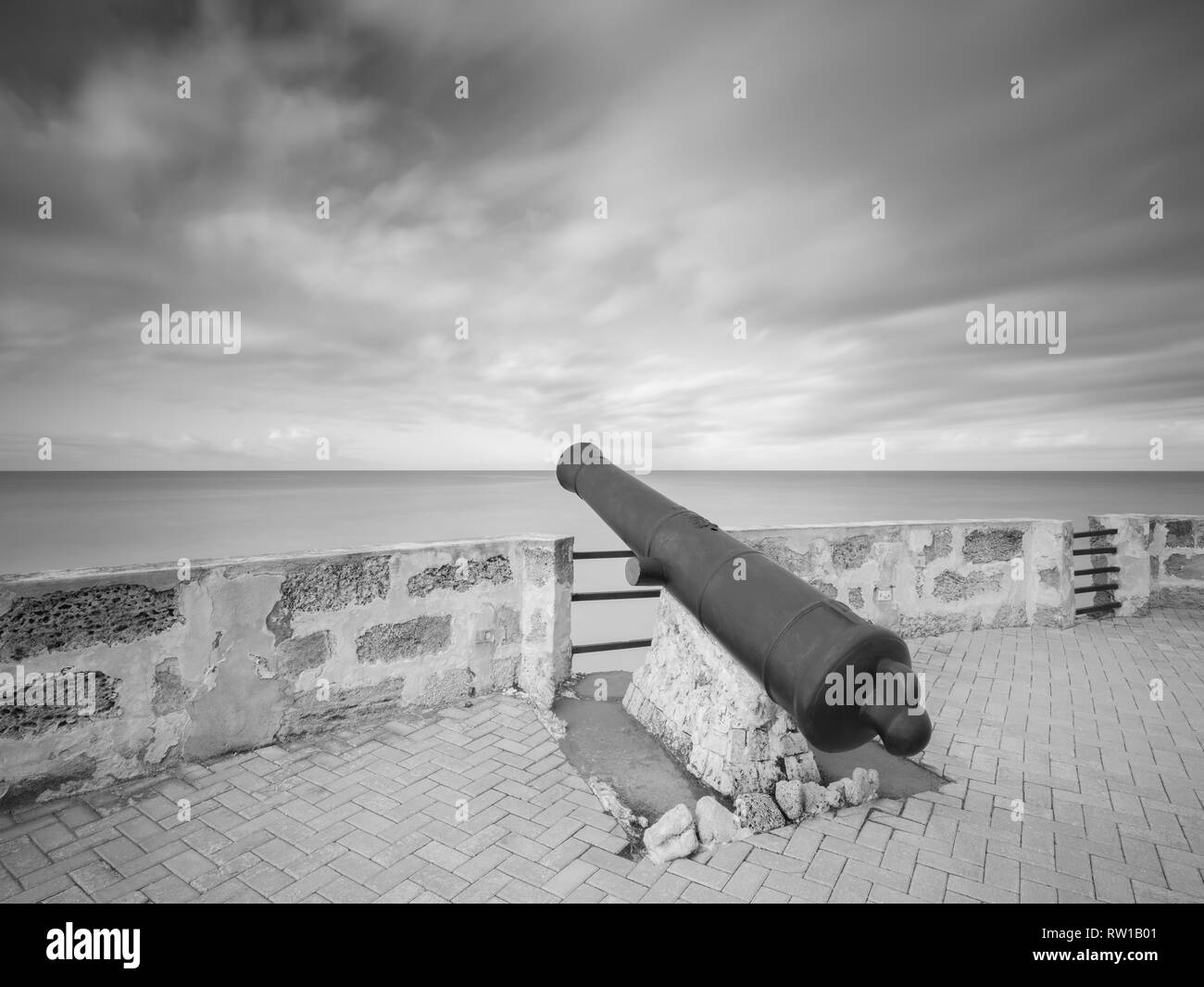Needham del punto. Barbados ha il mondo di raccolta più rari del xvii secolo inglese cannone di ferro e rare pistola Victoria and Commonwealth Cannon. Foto Stock