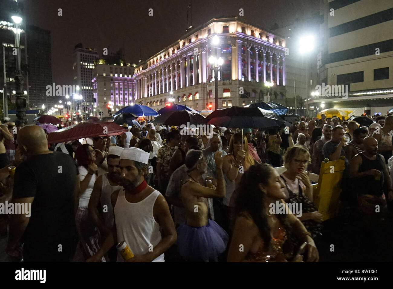 3 marzo 2019 - SÃ£O Paulo, SÃ£o Paulo, Brasile - SÃ£o Paulo (SP), 03/03/2019 - carnevale BRASILE - festaioli prendere parte in un blocco annuale festa conosciuta come ''Banda Redonda'' (Banda rotondo ), durante le feste di carnevale in Sao Paulo. Credito: Cris Faga/ZUMA filo/Alamy Live News Foto Stock