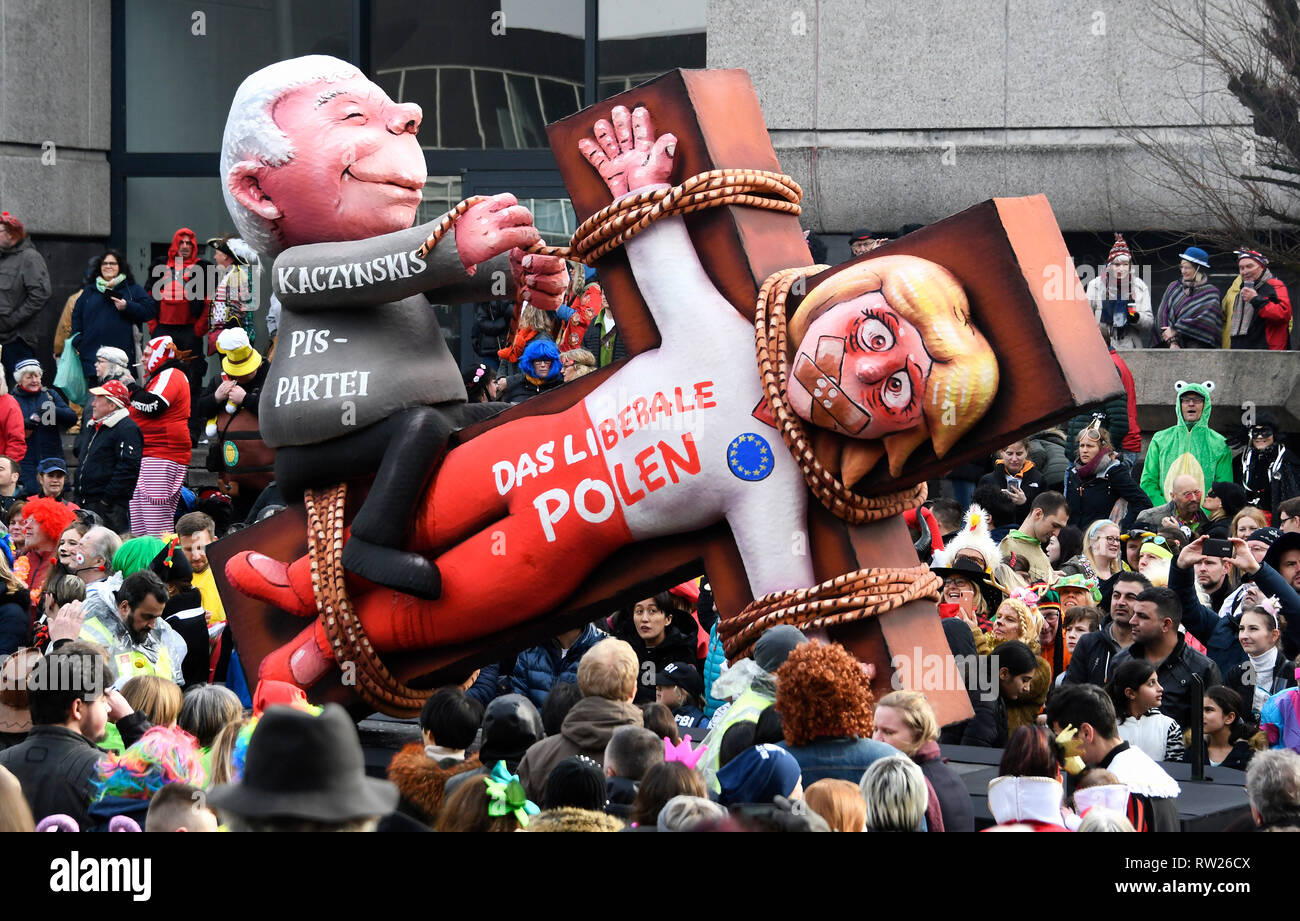 Dusseldorf, Germania. 4 Mar 2019. Jaques Tilly il tema del carro: Jaroslaw Kaczynski e il suo partito Pis sono liberale gagging Polonia. Credito: UKraft/Alamy Live News Foto Stock