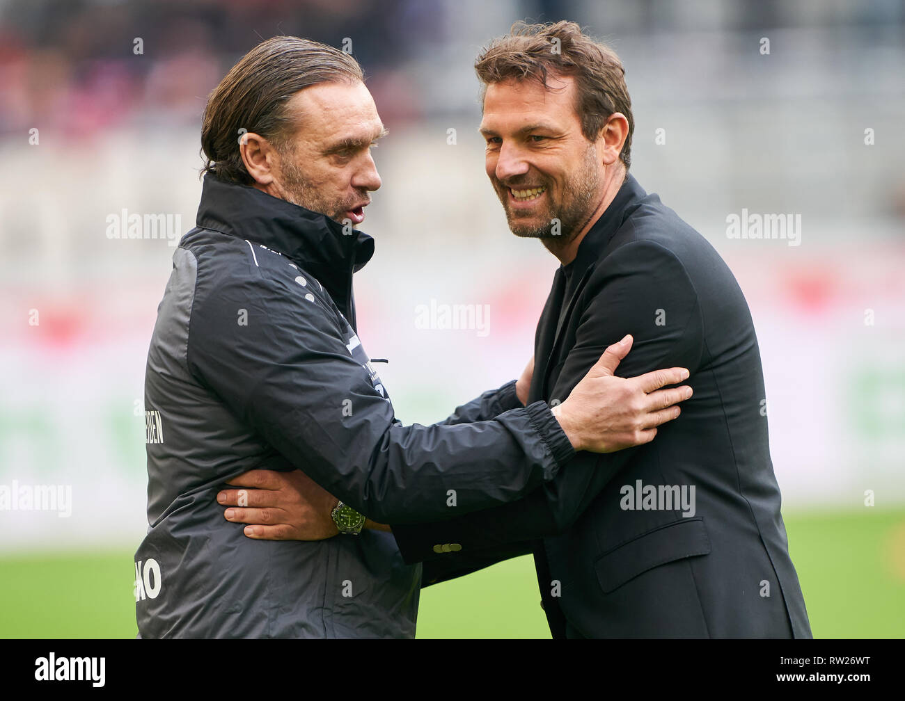 Stuttgart, Germania. 3 Mar 2019. Markus WEINZIERL VFB head coach , Thomas Doll, H96 headcoach, pullman, team manager, equità collegialità, abbraccio, congratulazioni, equo, VFB Stuttgart - HANNOVER 96 5-1 - DFL REGOLAMENTI VIETANO QUALSIASI USO DI FOTOGRAFIE come sequenze di immagini e/o quasi-VIDEO - DFL 1.della Lega calcio tedesca , Stoccarda, 3 marzo 2019, STAGIONE 2018/2019, giornata 24, H96 © Peter Schatz / Alamy Live News Foto Stock