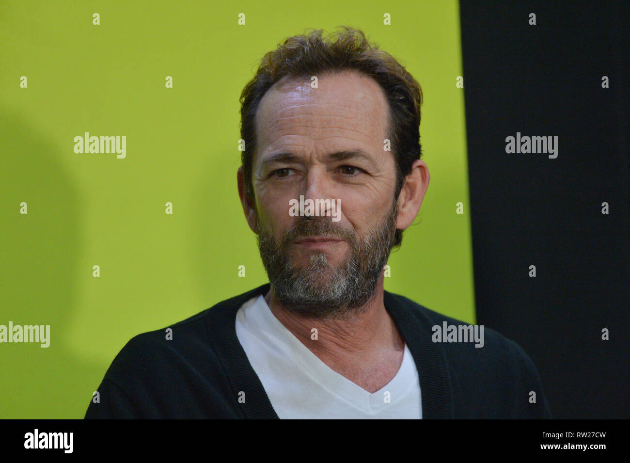 FILE IMMAGINE: di Burbank, California, USA. 4 Mar 2019. Attore Luke Perry muore dopo aver subito una massiccia corsa. Foto scattata: Luke Perry durante il New York Comic Con presso il Jacob Javits Center il 7 ottobre 2018 in New York City. Credito: Erik Pendzich/Alamy Live News Foto Stock