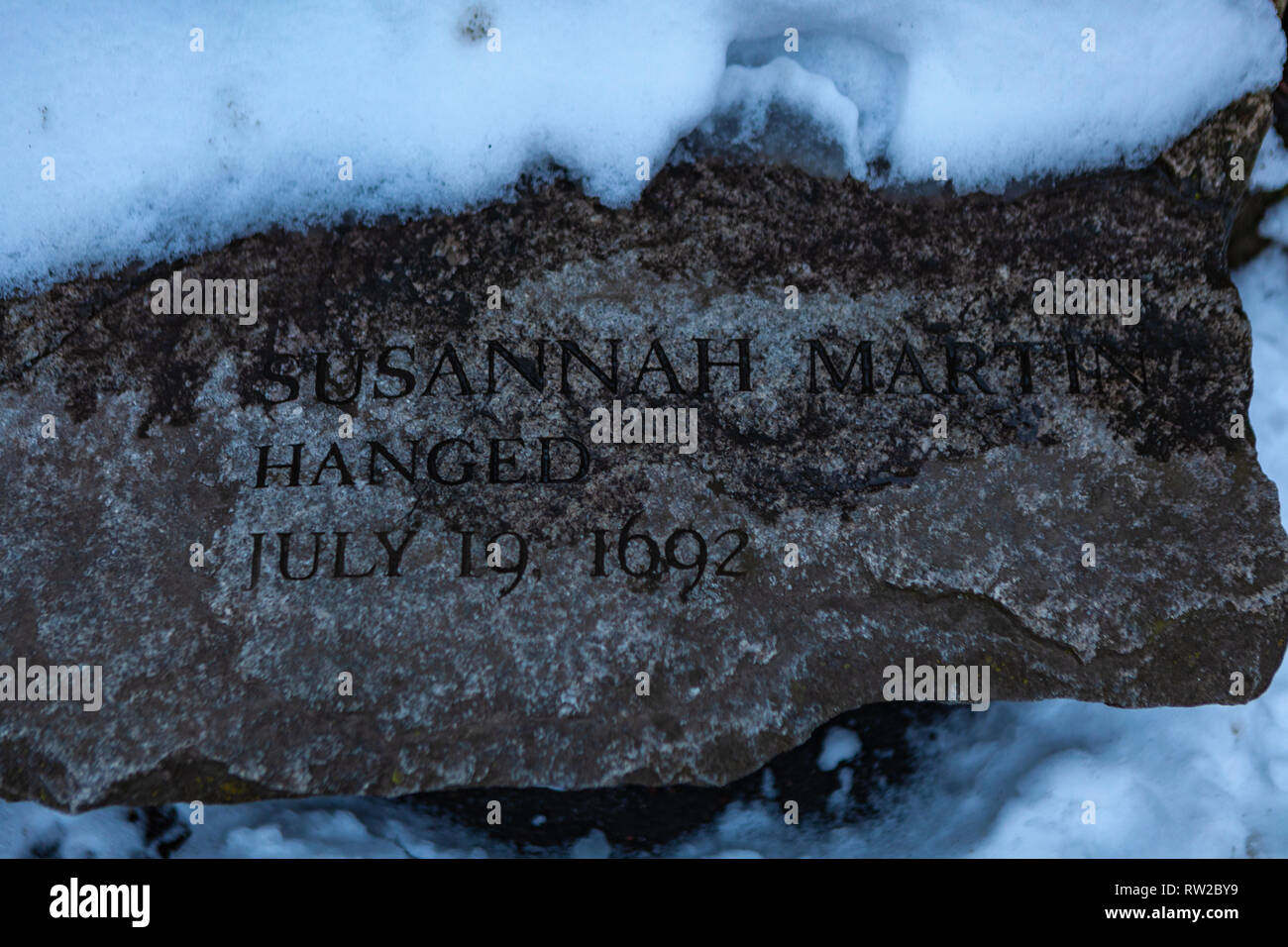 Uno dei 20 commemorative situato in un piccolo parco memoriale. Nel 1692, 14 donne e 6 uomini sono stati falsamente accusato e condannato dalla versione di prova e quindi viene eseguito un Foto Stock