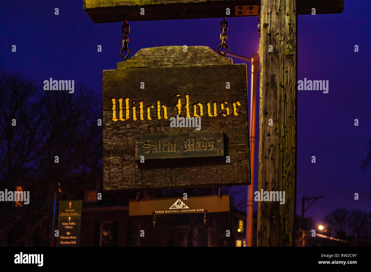 Strade di Salem, città in Massachusetts è famoso per le sue 1692 processi alle streghe, durante il quale alcuni locali sono stati eseguiti per presunto witc praticanti Foto Stock