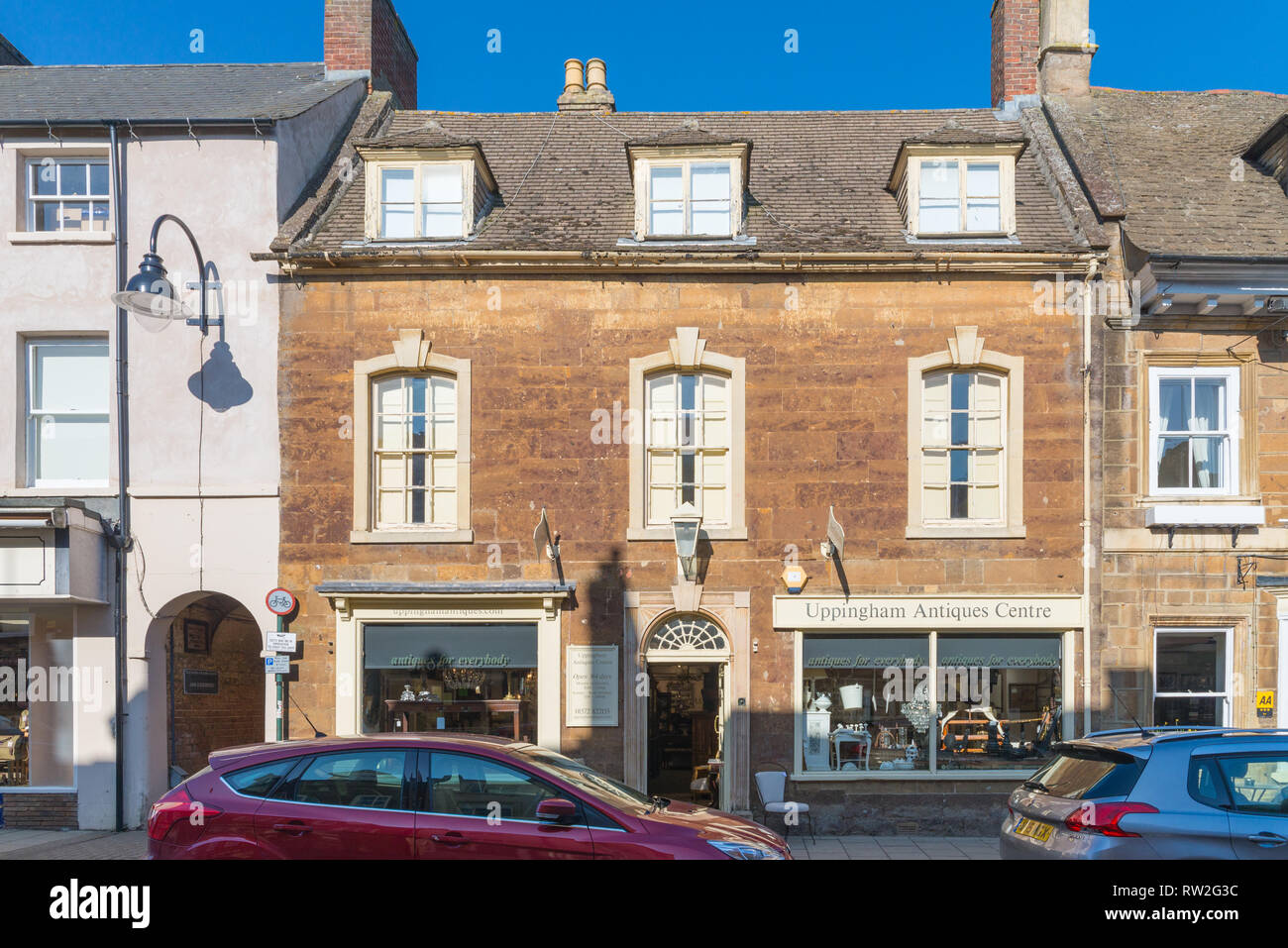 A Uppingham Centro di antiquariato in High Street East a Uppingham, città mercato di Rutland Foto Stock