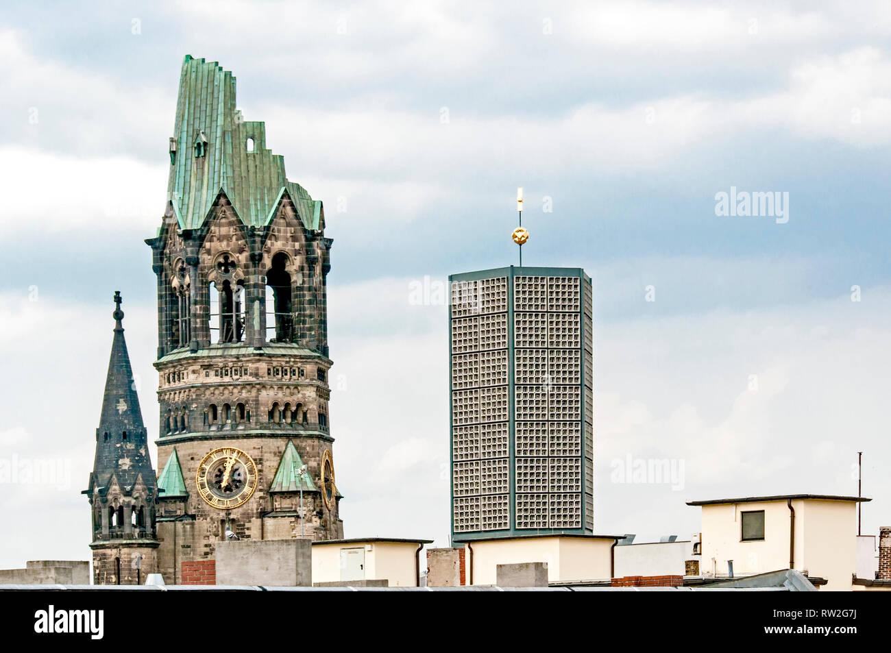 Berlino (Germania): Blick auf den Turm der Gedächtniskirche von oben; vista sulla chiesa commemorativa da sopra Foto Stock