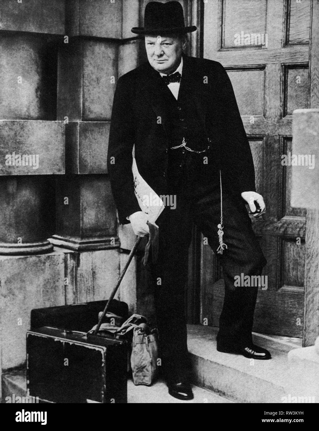 Winston Churchill è invitato da Neville Chamberlain per unire l'armadio come primo signore del Ministero della marina su 1/9/39. La guerra dichiarata in Germania 3/9/1939. Foto Stock