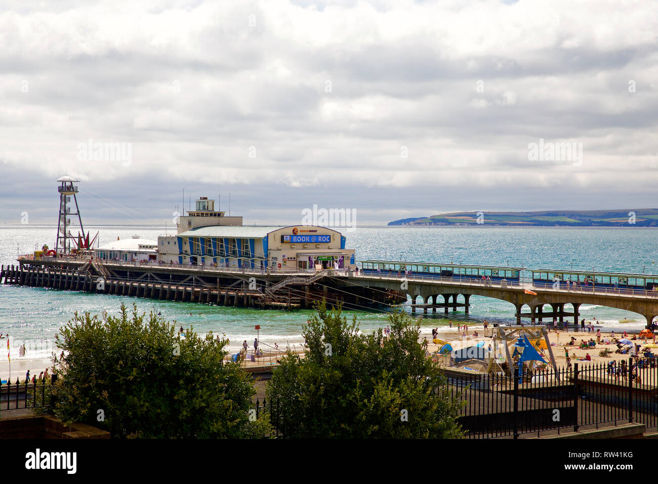 Elevata colpo di Bournemouth Pier, Dorset. Inghilterra Foto Stock