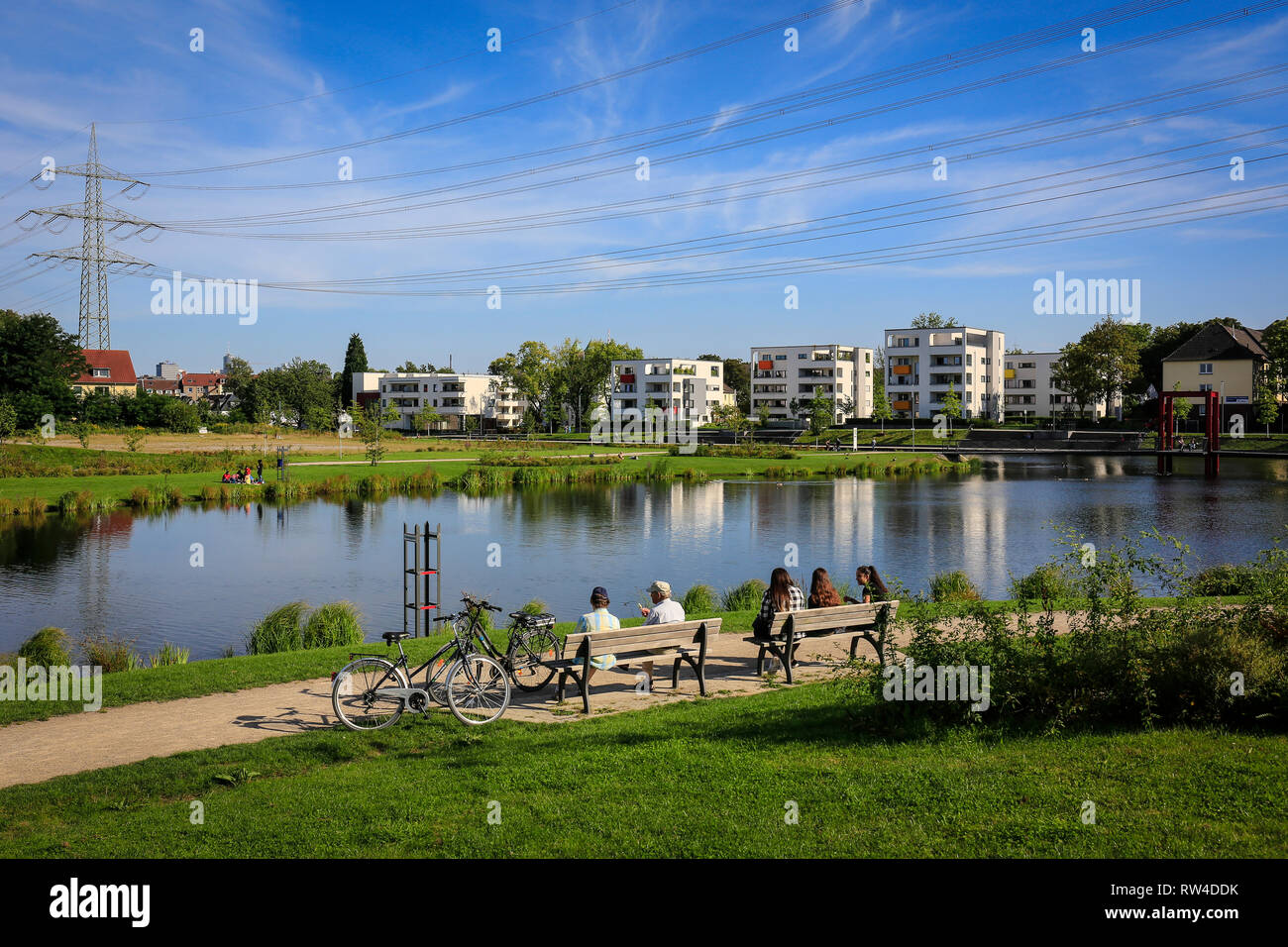 Essen, Renania settentrionale-Vestfalia, la zona della Ruhr, Germania, progetto di sviluppo urbano Niederfeldsee, nuovo quartiere con recentemente ha creato il lago in Altendorf dist Foto Stock