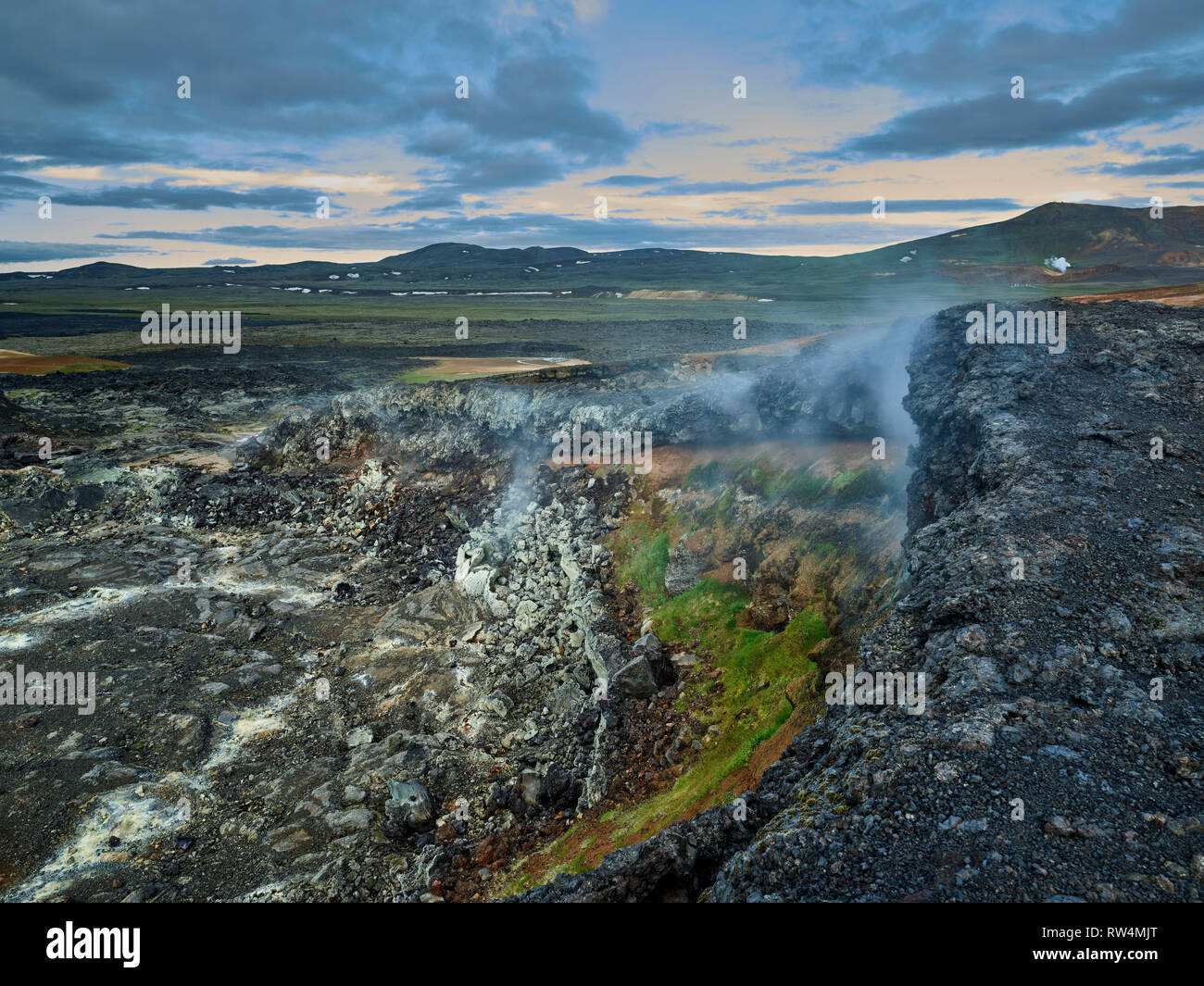 Leirhnukur primavera calda area, area geotermica, Islanda Foto Stock