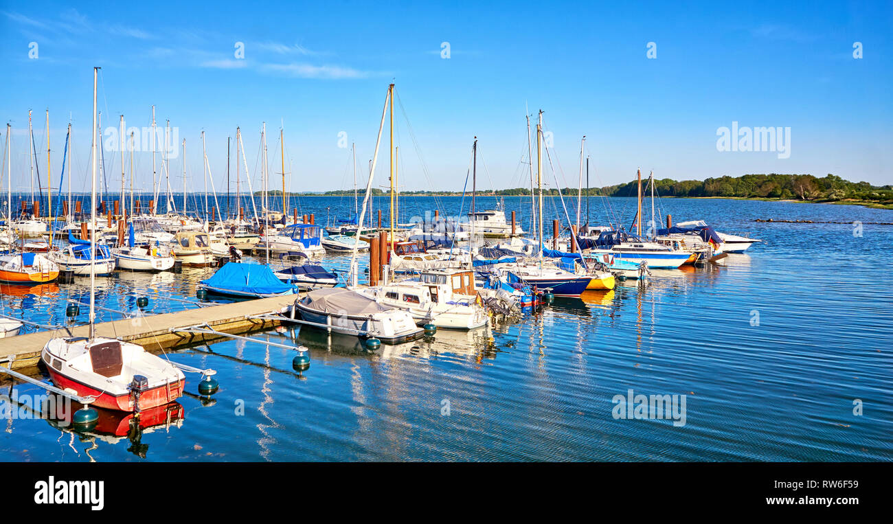 Barche a vela nel porto sul Mar Baltico in Hohen Wieschendorf. Foto Stock