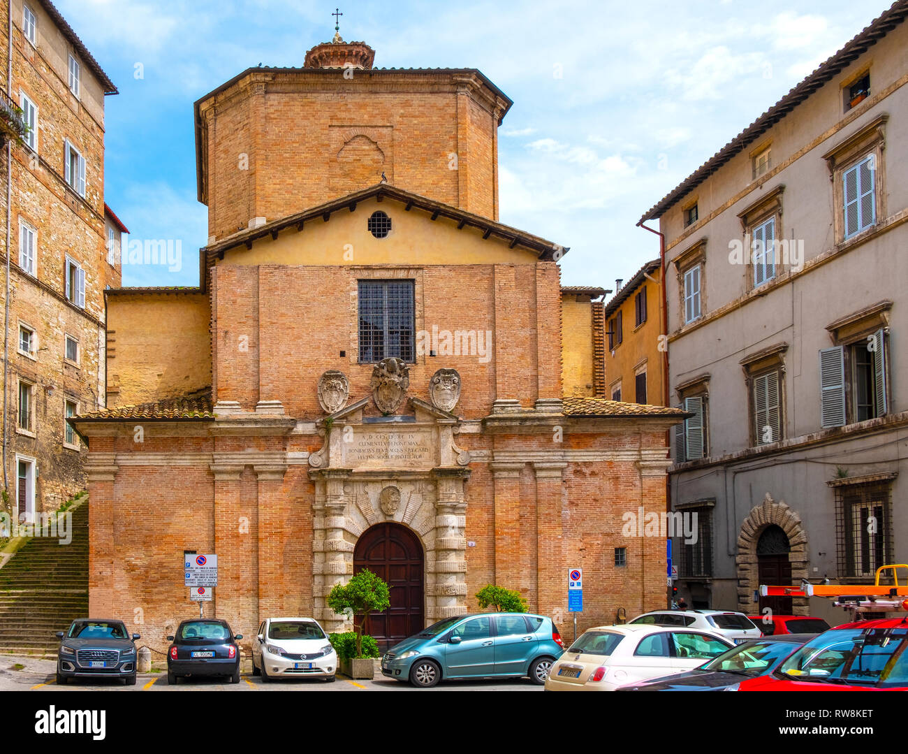 Perugia, Umbria / Italia - 2018/05/28: XVI secolo la chiesa della Compagnia della Buona Morte - Chiesa della Compagnia della Buona Morte a Piazza Piccini Foto Stock