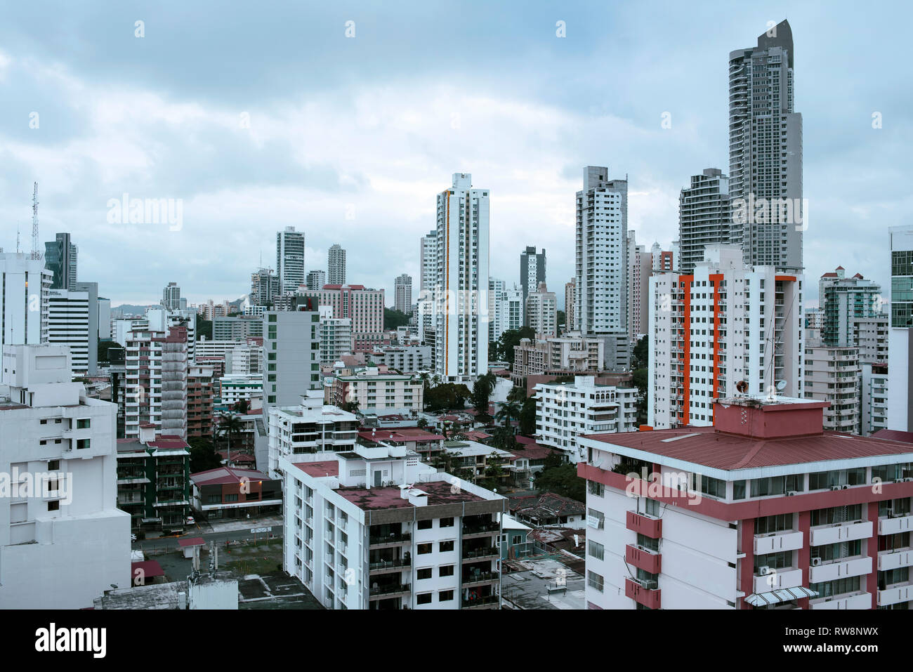 Panama lo skyline della citta'. Moderni edifici residenziali / grattacieli. Panama America centrale. Ott 2018 Foto Stock