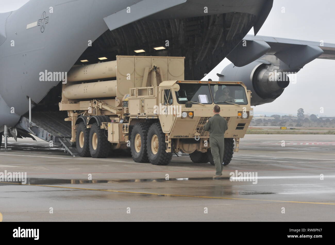 La distribuzione di un terminale Area altitudine sistema di difesa per Israele è un esercizio di U.S. Esercito, U.S. Air Force e forze israeliane, sotto la forza dinamica concetto di occupazione. L'esercizio si basa la prontezza e la interoperabilità nella regione, dimostra la capacità degli Stati Uniti di implementare rapidamente la difesa aerea attivi a livello globale e dimostra la U.S. Esercito una missione dell'Europa per dissuadere i potenziali avversari e alleati di supporto. Foto Stock