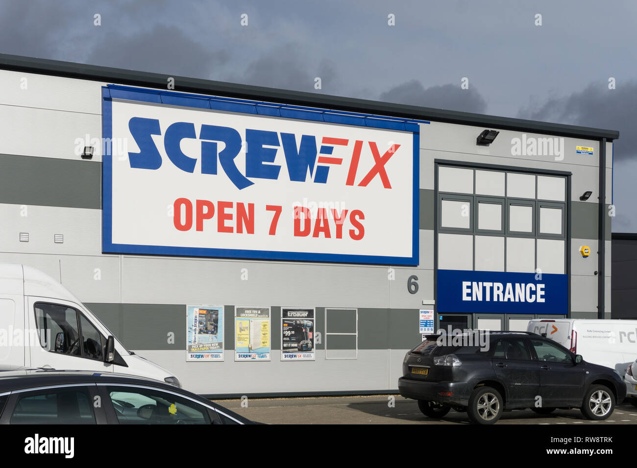 Screwfix store sul commercio Brackmills Park, Northampton, Regno Unito; un ben noto home improvement marca, parte del gruppo Kingfisher. Foto Stock
