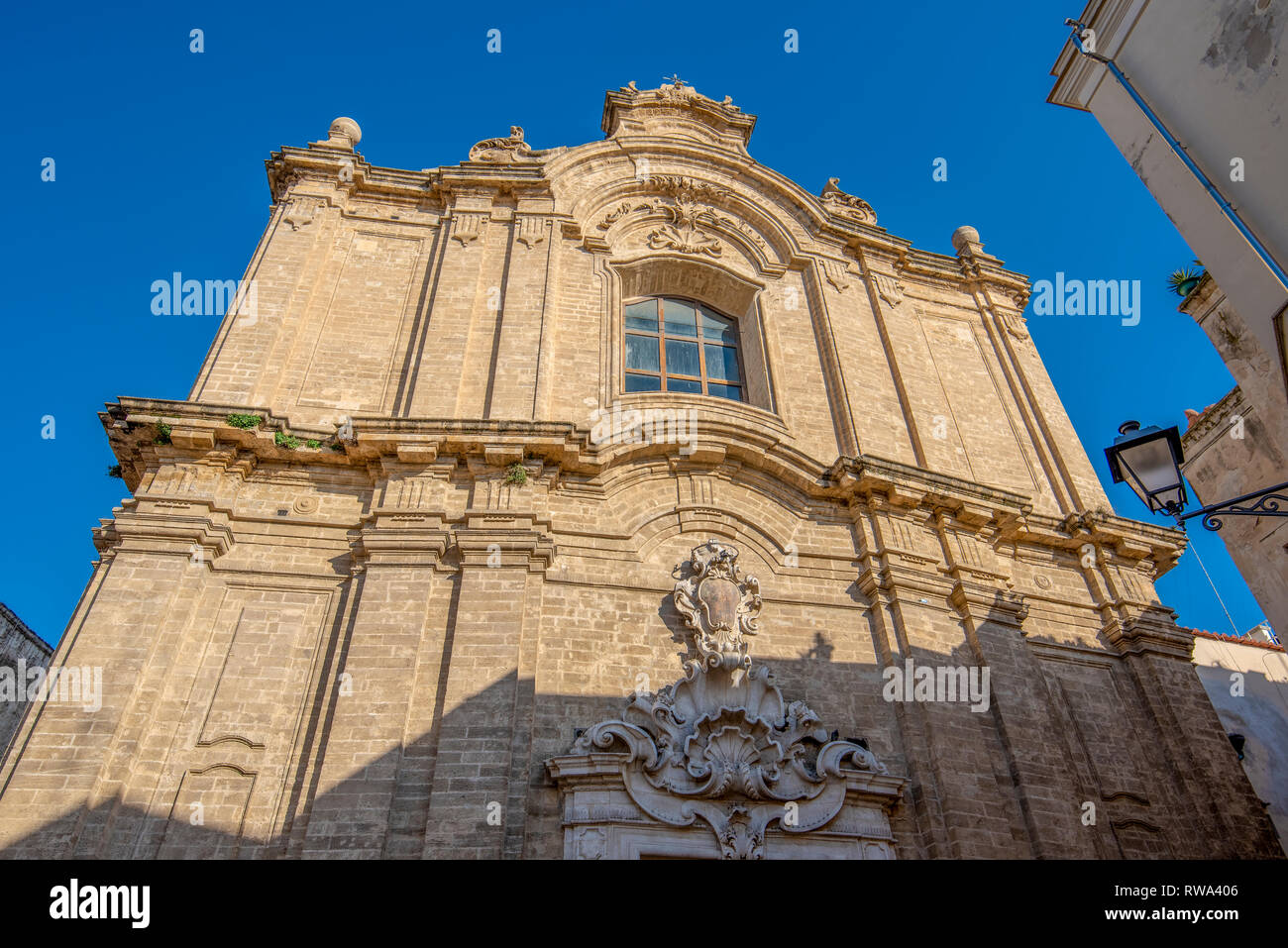 Bari, Puglia, Italia - Facciata della chiesa del Santo Nome di Gesù (Chiesa del Gesu) . Bari è la città capitale della città metropolitana di Bari e della Puglia Foto Stock