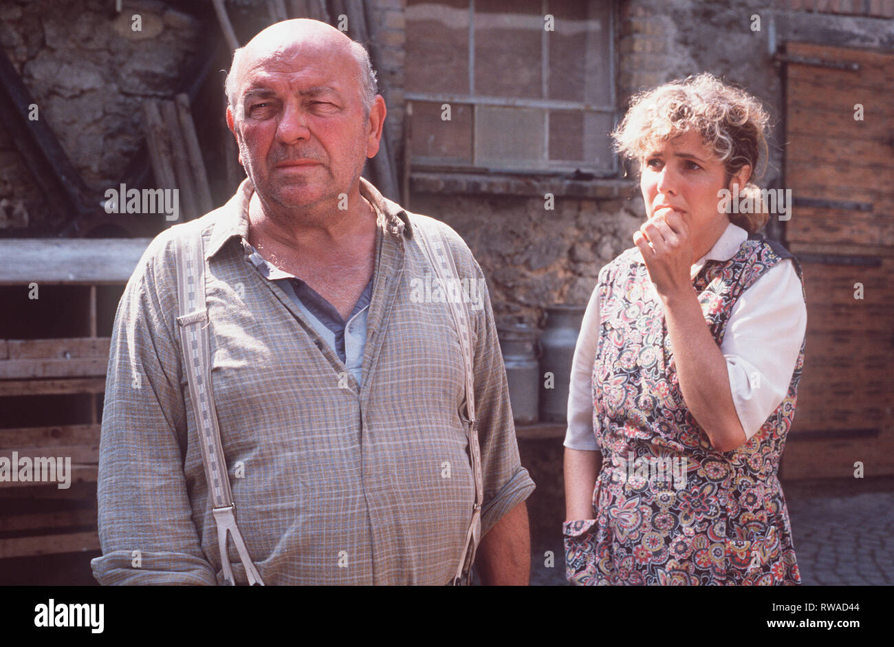 EIN FALL FÜR ZWEI Folge: Der Schlüssel Anne Körner (MICHAELA MAGGIO) und ihr Vater (WOLFGANG WAHL) machen sich grosse Sorgen um Ulrich brillantezza. Regie: Detlef Rönfeldt / EIN FALL FÜR ZWEI D 1989 Foto Stock