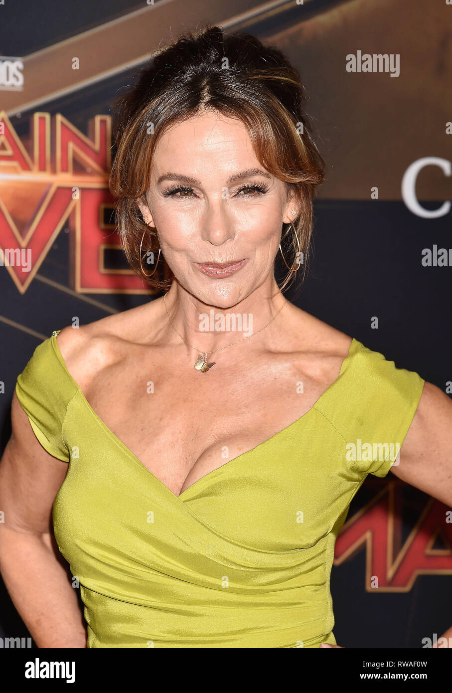 HOLLYWOOD, CA - MARZO 04: Jennifer Grey assiste la Marvel Studios 'Captain Marvel' premiere al El Capitan theater su Marzo 04, 2019 a Hollywood, Foto Stock