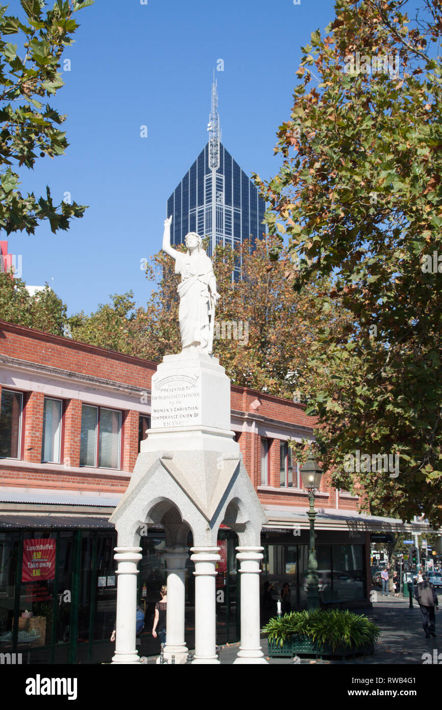 Antica statua nel parco della città di Sydney Australia Foto Stock