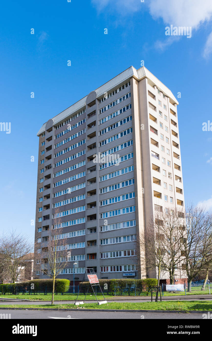 Alto edificio di appartamenti a Ladywood Middleway in Birmingham interna del distretto della città di Ladywood Foto Stock