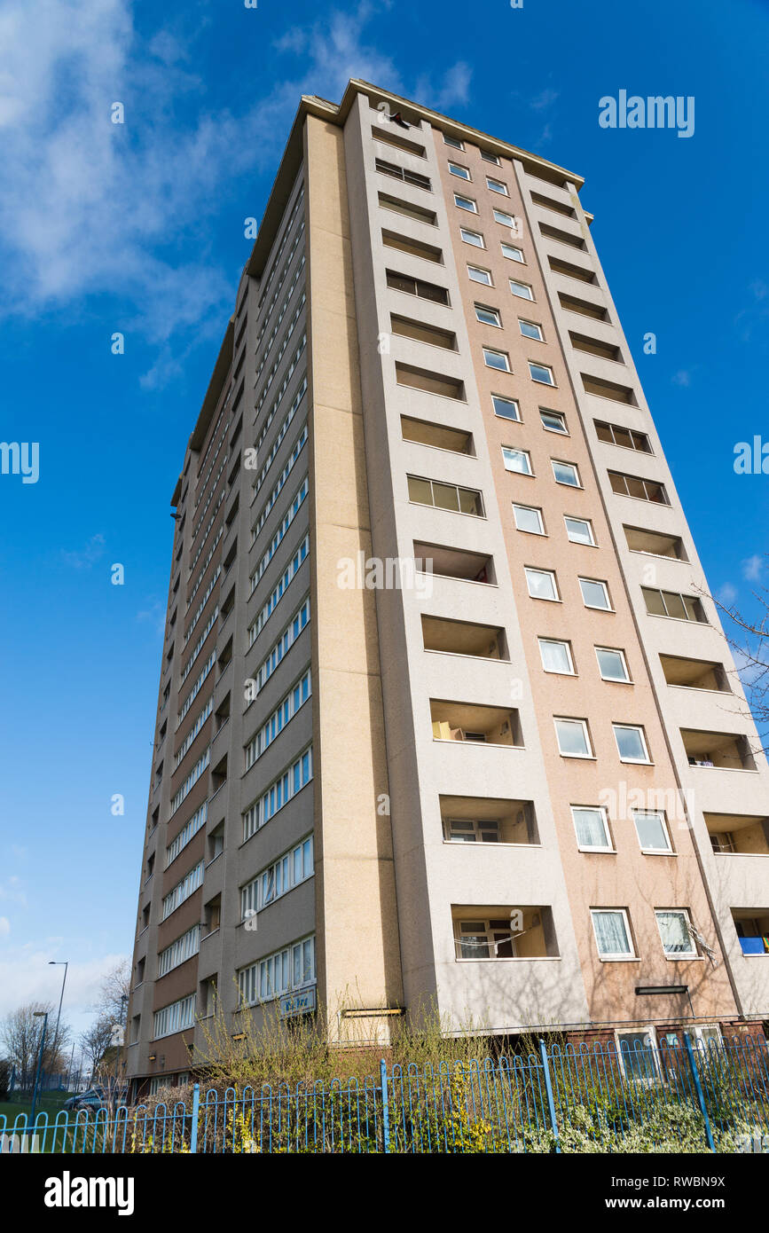 Alto edificio di appartamenti a Ladywood Middleway in Birmingham interna del distretto della città di Ladywood Foto Stock