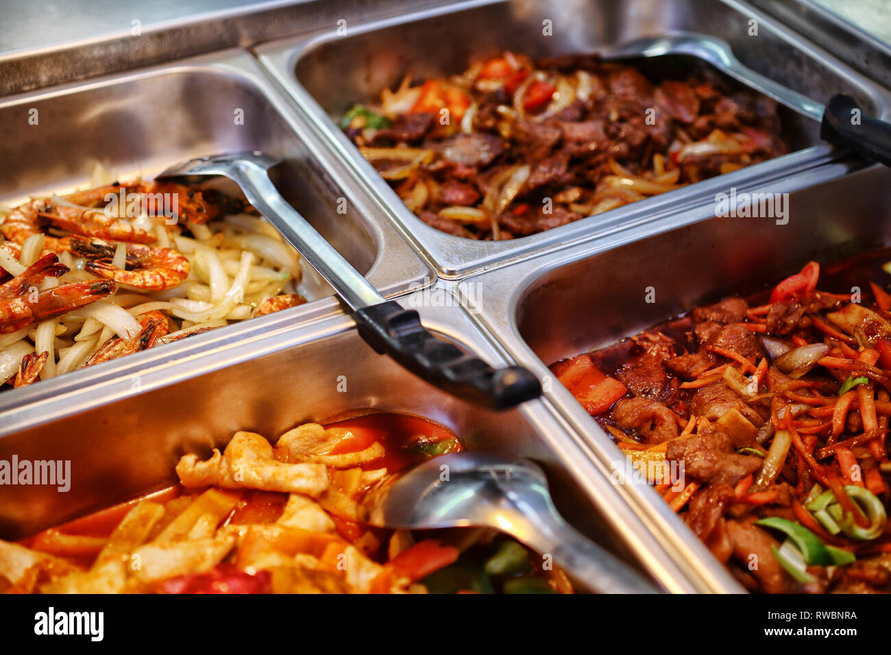 Tutto quello che potete mangiare - Buffet in un ristorante cinese Foto Stock